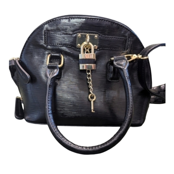 💥 CLEARANCE 💥 Apt. 9 shoulder satchel in black excellent condition - Picture 1 of 15